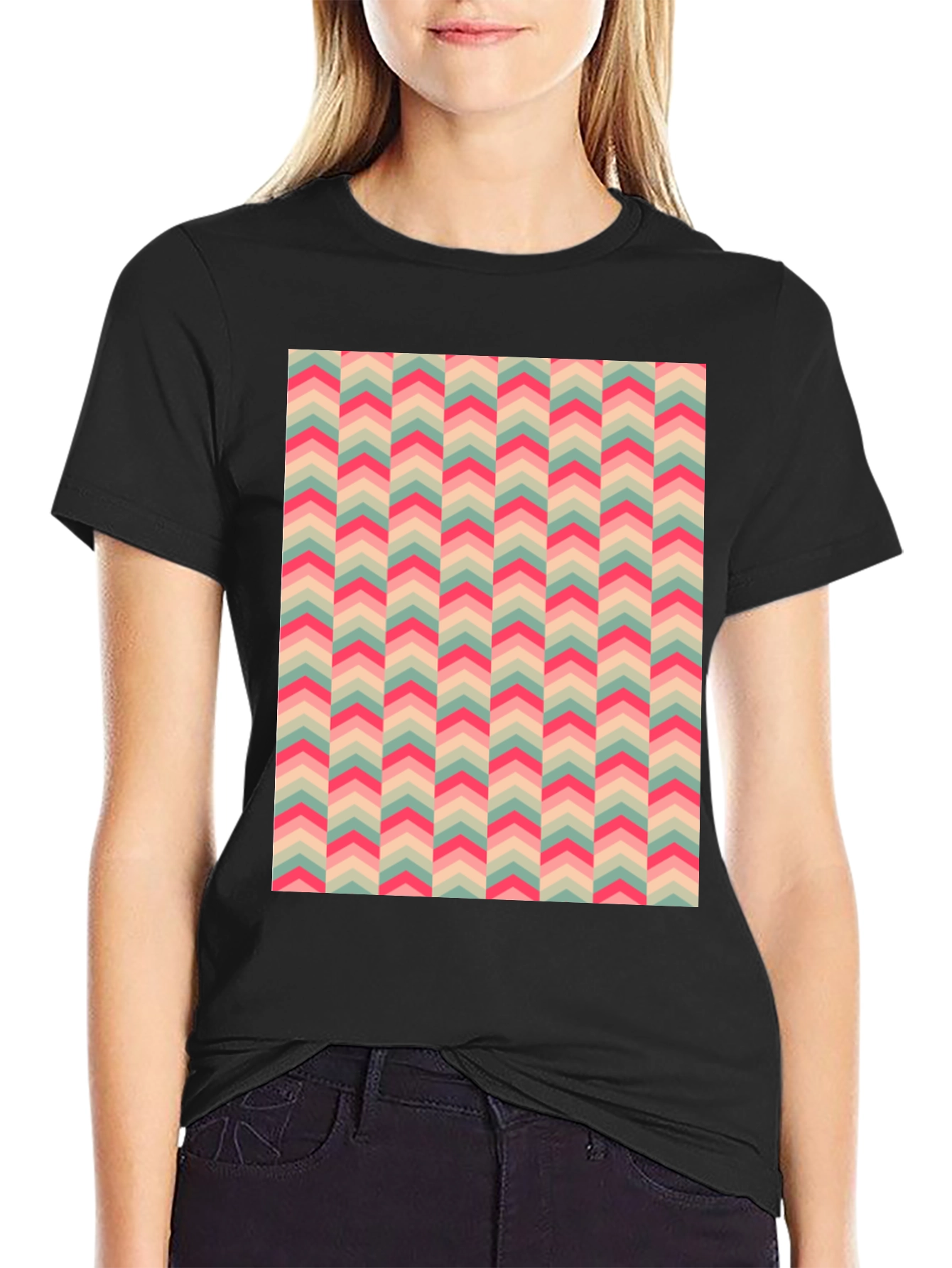 Retro Chevron Pattern T-Shirt - Stylish Casual Wear