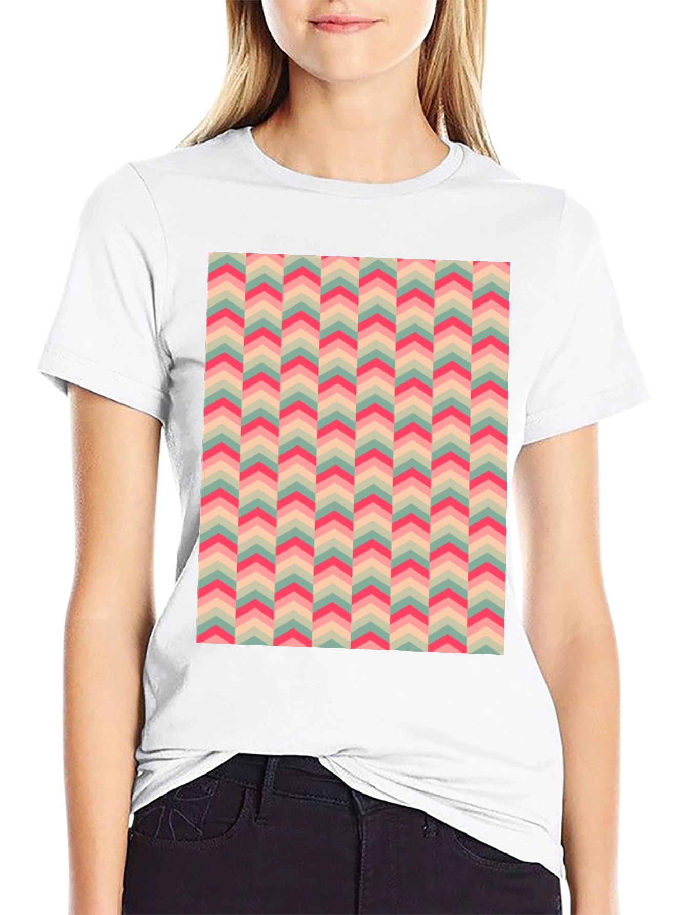 Retro Chevron Pattern T-Shirt - Stylish Casual Wear
